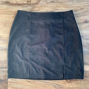 Forever 21 fitted mini skirt with front slits Size S